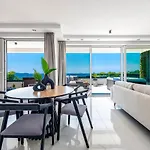 شقة K&n Luxapartment - Jacuzzi And Magnificent Sea View *