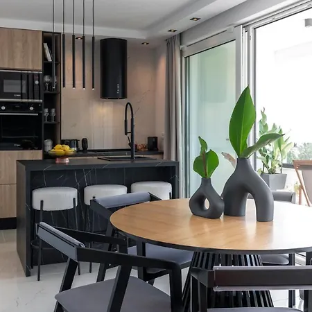 아파트 K&n Luxapartment - Jacuzzi And Magnificent Sea View 믈리니