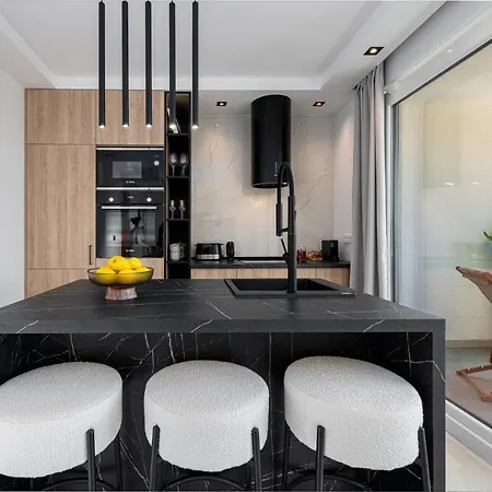 K&n Luxapartment - Jacuzzi And Magnificent Sea View *