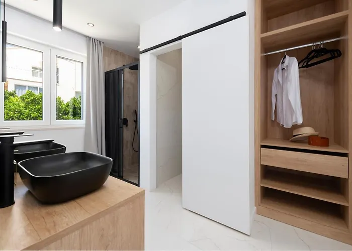 K&n Luxapartment - Jacuzzi And Magnificent Sea View Mlini